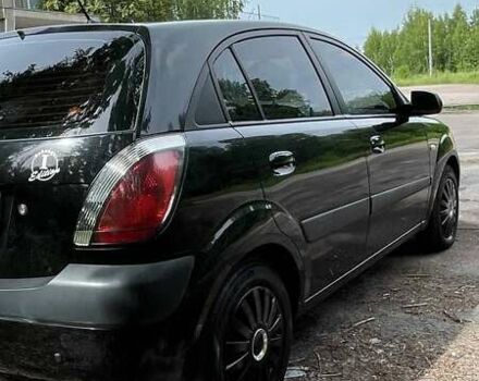 Чорний Кіа Ріо, об'ємом двигуна 1.4 л та пробігом 139 тис. км за 5000 $, фото 5 на Automoto.ua