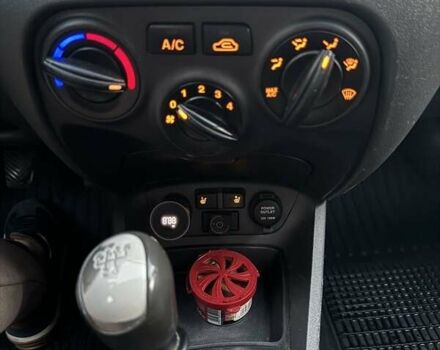 Черный Киа Рио, объемом двигателя 1.4 л и пробегом 269 тыс. км за 3400 $, фото 6 на Automoto.ua