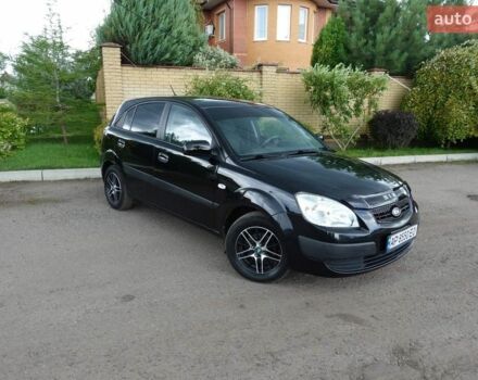 Черный Киа Рио, объемом двигателя 1.4 л и пробегом 216 тыс. км за 3700 $, фото 7 на Automoto.ua