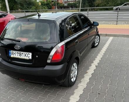 Чорний Кіа Ріо, об'ємом двигуна 1.4 л та пробігом 188 тис. км за 5100 $, фото 3 на Automoto.ua
