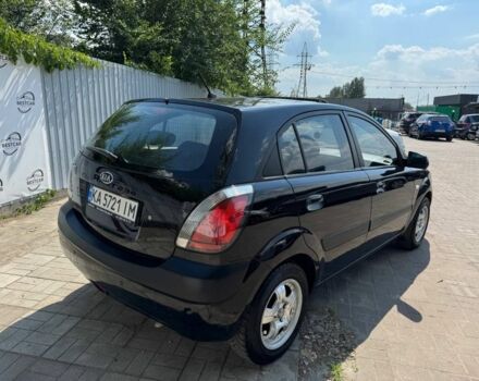 Чорний Кіа Ріо, об'ємом двигуна 1.4 л та пробігом 180 тис. км за 6036 $, фото 3 на Automoto.ua