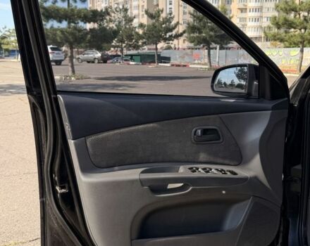 Чорний Кіа Ріо, об'ємом двигуна 1.4 л та пробігом 260 тис. км за 4600 $, фото 6 на Automoto.ua