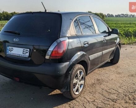 Чорний Кіа Ріо, об'ємом двигуна 1.4 л та пробігом 160 тис. км за 6200 $, фото 3 на Automoto.ua