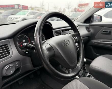 Черный Киа Рио, объемом двигателя 1.4 л и пробегом 166 тыс. км за 6000 $, фото 10 на Automoto.ua