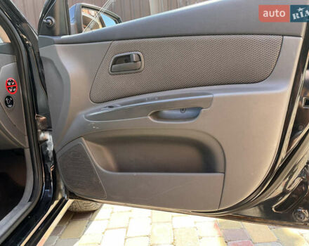 Черный Киа Рио, объемом двигателя 1.4 л и пробегом 174 тыс. км за 4200 $, фото 26 на Automoto.ua