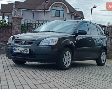 Черный Киа Рио, объемом двигателя 1.4 л и пробегом 181 тыс. км за 3850 $, фото 4 на Automoto.ua