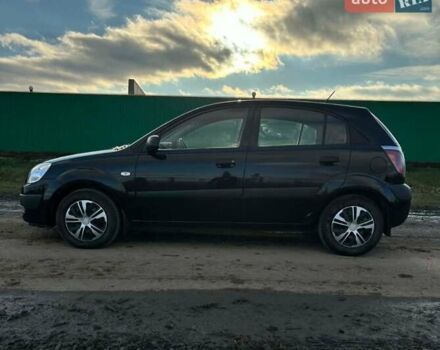 Черный Киа Рио, объемом двигателя 1.4 л и пробегом 220 тыс. км за 4399 $, фото 4 на Automoto.ua