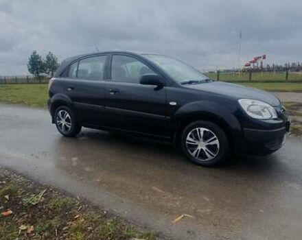 Черный Киа Рио, объемом двигателя 1.4 л и пробегом 220 тыс. км за 4499 $, фото 4 на Automoto.ua