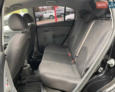 Чорний Кіа Ріо, об'ємом двигуна 1.5 л та пробігом 265 тис. км за 4700 $, фото 22 на Automoto.ua