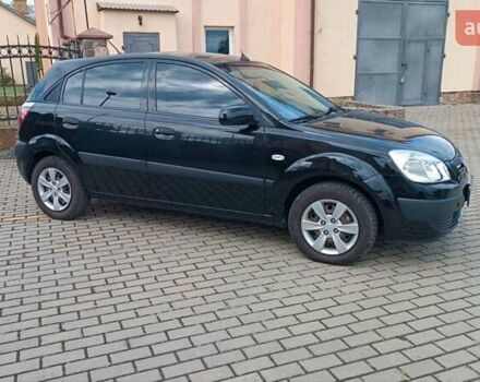 Черный Киа Рио, объемом двигателя 1.4 л и пробегом 181 тыс. км за 3850 $, фото 2 на Automoto.ua