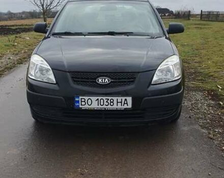 Черный Киа Рио, объемом двигателя 1.4 л и пробегом 220 тыс. км за 4499 $, фото 2 на Automoto.ua