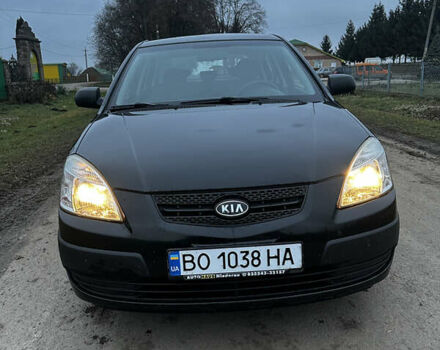 Черный Киа Рио, объемом двигателя 1.4 л и пробегом 220 тыс. км за 4499 $, фото 2 на Automoto.ua