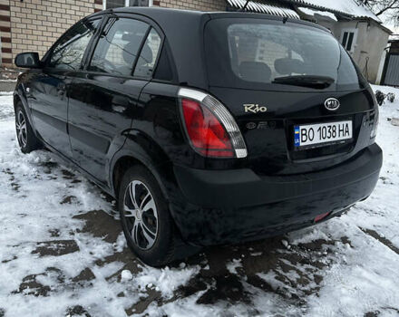Чорний Кіа Ріо, об'ємом двигуна 1.4 л та пробігом 220 тис. км за 4400 $, фото 8 на Automoto.ua