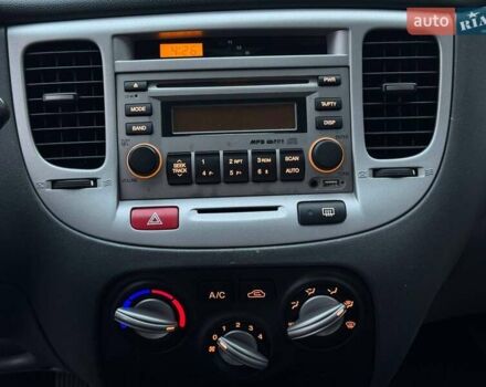 Черный Киа Рио, объемом двигателя 0 л и пробегом 228 тыс. км за 7300 $, фото 19 на Automoto.ua