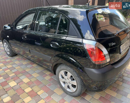 Черный Киа Рио, объемом двигателя 1.4 л и пробегом 174 тыс. км за 4200 $, фото 7 на Automoto.ua