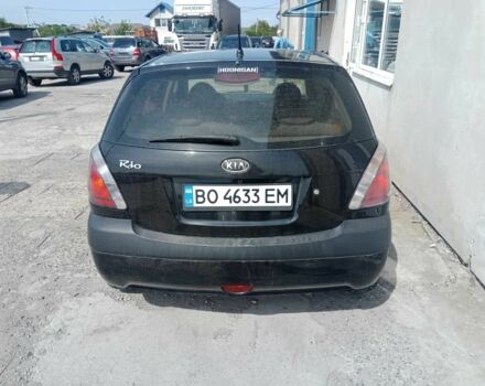Чорний Кіа Ріо, об'ємом двигуна 1.4 л та пробігом 250 тис. км за 3800 $, фото 3 на Automoto.ua