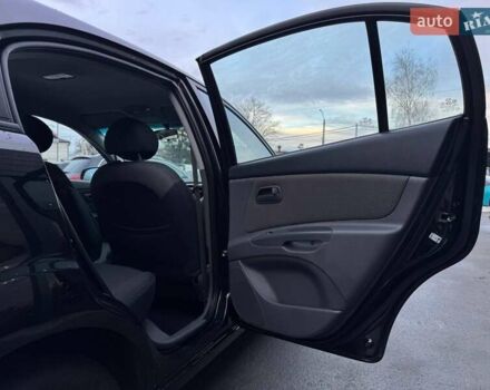 Черный Киа Рио, объемом двигателя 0 л и пробегом 228 тыс. км за 7300 $, фото 26 на Automoto.ua