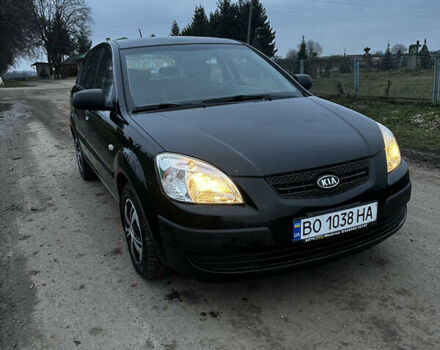 Черный Киа Рио, объемом двигателя 1.4 л и пробегом 220 тыс. км за 4499 $, фото 1 на Automoto.ua
