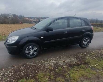 Черный Киа Рио, объемом двигателя 1.4 л и пробегом 220 тыс. км за 4499 $, фото 1 на Automoto.ua