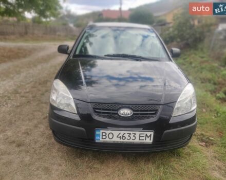 Черный Киа Рио, объемом двигателя 1.4 л и пробегом 260 тыс. км за 3450 $, фото 1 на Automoto.ua