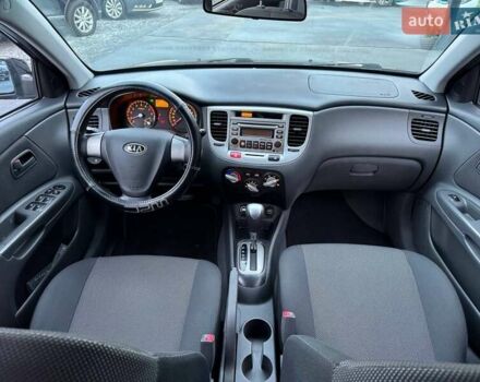 Черный Киа Рио, объемом двигателя 0 л и пробегом 228 тыс. км за 7300 $, фото 31 на Automoto.ua