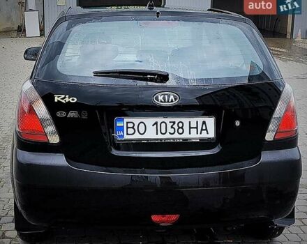 Черный Киа Рио, объемом двигателя 1.4 л и пробегом 218 тыс. км за 4600 $, фото 2 на Automoto.ua