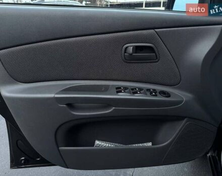 Черный Киа Рио, объемом двигателя 0 л и пробегом 228 тыс. км за 7300 $, фото 10 на Automoto.ua