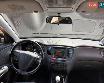 Черный Киа Рио, объемом двигателя 1.4 л и пробегом 174 тыс. км за 4200 $, фото 25 на Automoto.ua