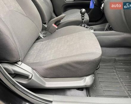 Чорний Кіа Ріо, об'ємом двигуна 1.5 л та пробігом 265 тис. км за 4700 $, фото 28 на Automoto.ua