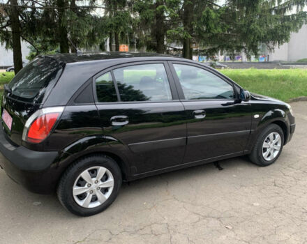Черный Киа Рио, объемом двигателя 1.6 л и пробегом 228 тыс. км за 7100 $, фото 4 на Automoto.ua