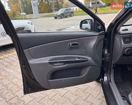 Чорний Кіа Ріо, об'ємом двигуна 1.5 л та пробігом 265 тис. км за 4700 $, фото 9 на Automoto.ua