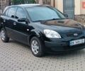 Черный Киа Рио, объемом двигателя 1.4 л и пробегом 181 тыс. км за 3850 $, фото 5 на Automoto.ua