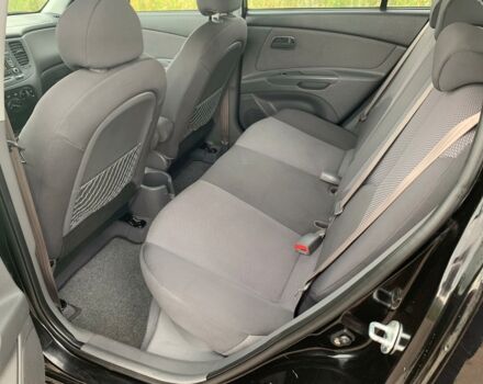 Черный Киа Рио, объемом двигателя 1.4 л и пробегом 98 тыс. км за 6200 $, фото 6 на Automoto.ua