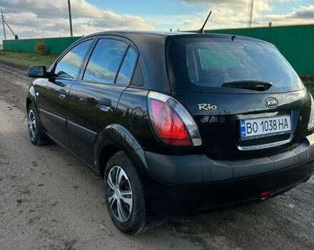 Черный Киа Рио, объемом двигателя 1.4 л и пробегом 220 тыс. км за 4399 $, фото 7 на Automoto.ua