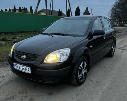 Черный Киа Рио, объемом двигателя 1.4 л и пробегом 220 тыс. км за 4499 $, фото 4 на Automoto.ua