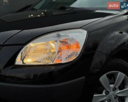 Черный Киа Рио, объемом двигателя 0 л и пробегом 228 тыс. км за 7300 $, фото 2 на Automoto.ua