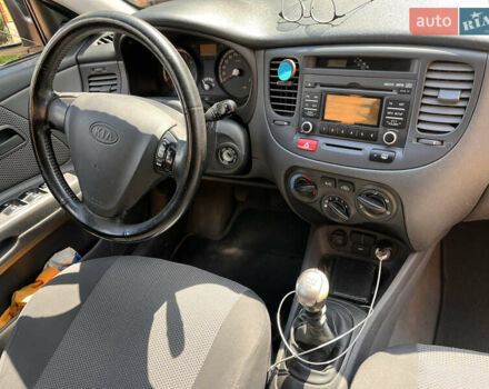 Черный Киа Рио, объемом двигателя 1.4 л и пробегом 174 тыс. км за 4200 $, фото 28 на Automoto.ua