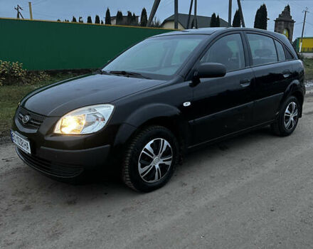 Черный Киа Рио, объемом двигателя 1.4 л и пробегом 220 тыс. км за 4499 $, фото 5 на Automoto.ua