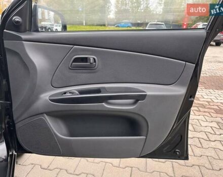 Чорний Кіа Ріо, об'ємом двигуна 1.5 л та пробігом 265 тис. км за 4700 $, фото 26 на Automoto.ua