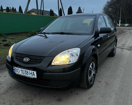 Черный Киа Рио, объемом двигателя 1.4 л и пробегом 220 тыс. км за 4499 $, фото 3 на Automoto.ua