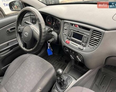 Чорний Кіа Ріо, об'ємом двигуна 1.5 л та пробігом 265 тис. км за 4700 $, фото 30 на Automoto.ua