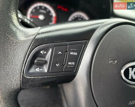 Черный Киа Рио, объемом двигателя 1.4 л и пробегом 172 тыс. км за 5700 $, фото 22 на Automoto.ua