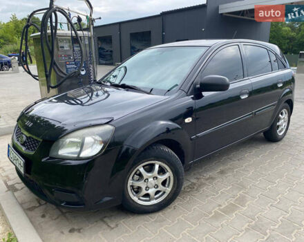 Черный Киа Рио, объемом двигателя 1.4 л и пробегом 193 тыс. км за 5000 $, фото 2 на Automoto.ua