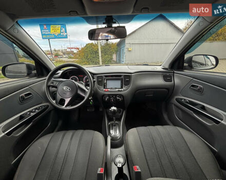Черный Киа Рио, объемом двигателя 1.4 л и пробегом 172 тыс. км за 5700 $, фото 16 на Automoto.ua
