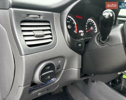 Черный Киа Рио, объемом двигателя 1.4 л и пробегом 172 тыс. км за 5700 $, фото 20 на Automoto.ua