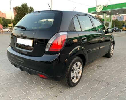 Черный Киа Рио, объемом двигателя 1.4 л и пробегом 200 тыс. км за 6300 $, фото 6 на Automoto.ua