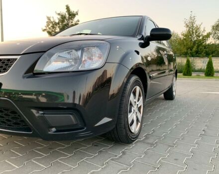 Черный Киа Рио, объемом двигателя 1.4 л и пробегом 200 тыс. км за 6300 $, фото 4 на Automoto.ua