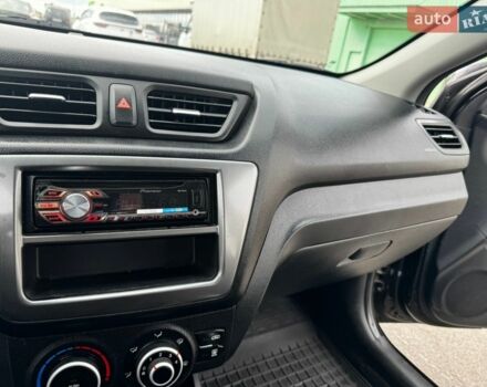 Черный Киа Рио, объемом двигателя 1.4 л и пробегом 125 тыс. км за 6000 $, фото 13 на Automoto.ua