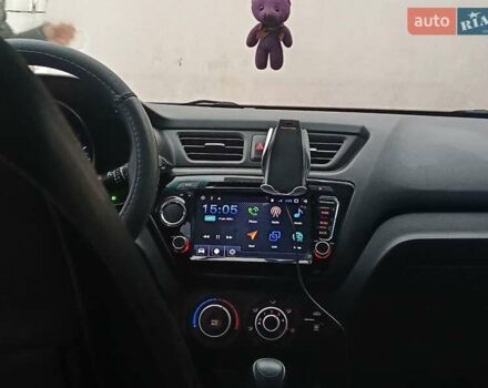 Чорний Кіа Ріо, об'ємом двигуна 1.6 л та пробігом 157 тис. км за 8300 $, фото 9 на Automoto.ua