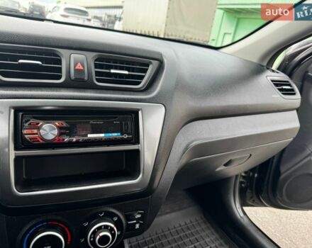 Черный Киа Рио, объемом двигателя 1.4 л и пробегом 125 тыс. км за 6000 $, фото 13 на Automoto.ua